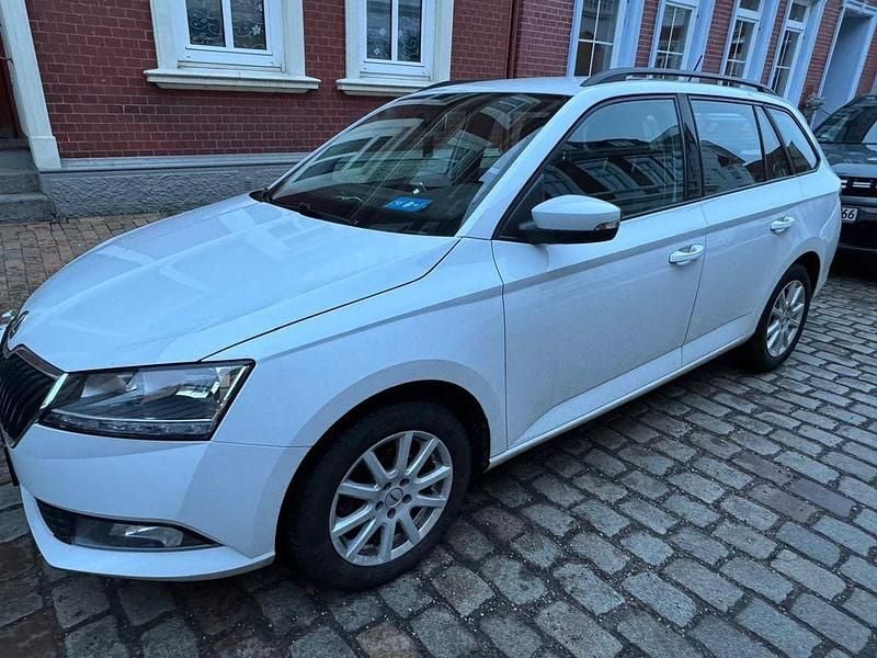 Gebraucht Skoda Fabia Active 95 PS (69 kW) 2020 Weiß Kombi