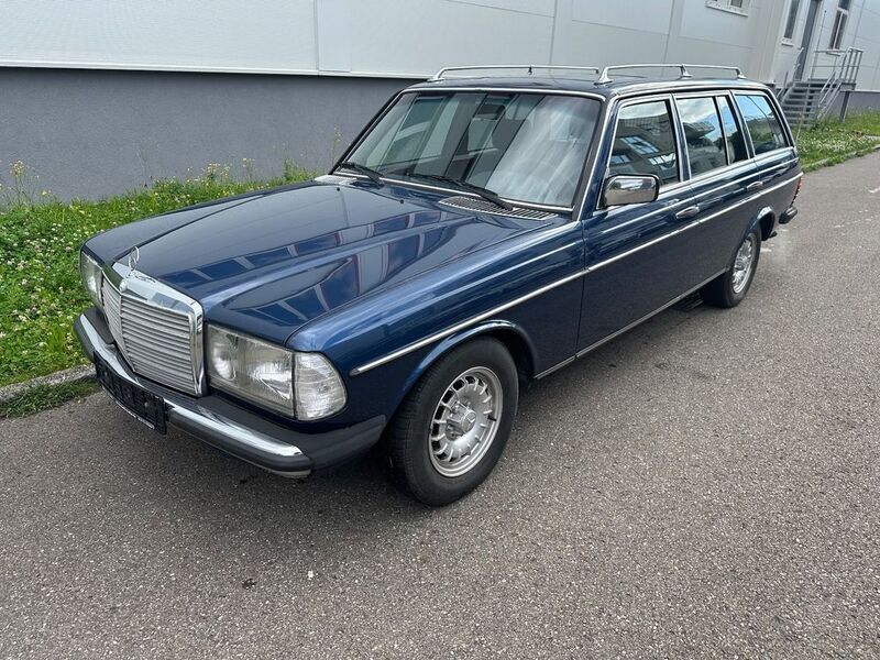 Blau Gebraucht 1984 Mercedes E280 Kombi | 15.800 € - Bild 1/4