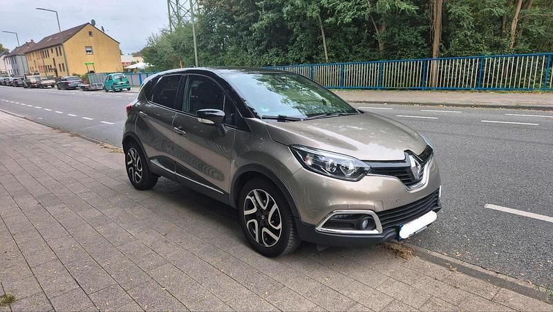 Grau Gebraucht 2014 Renault Captur Luxe SUV | 6.990 € (Guter Preis) - Bild 1/4