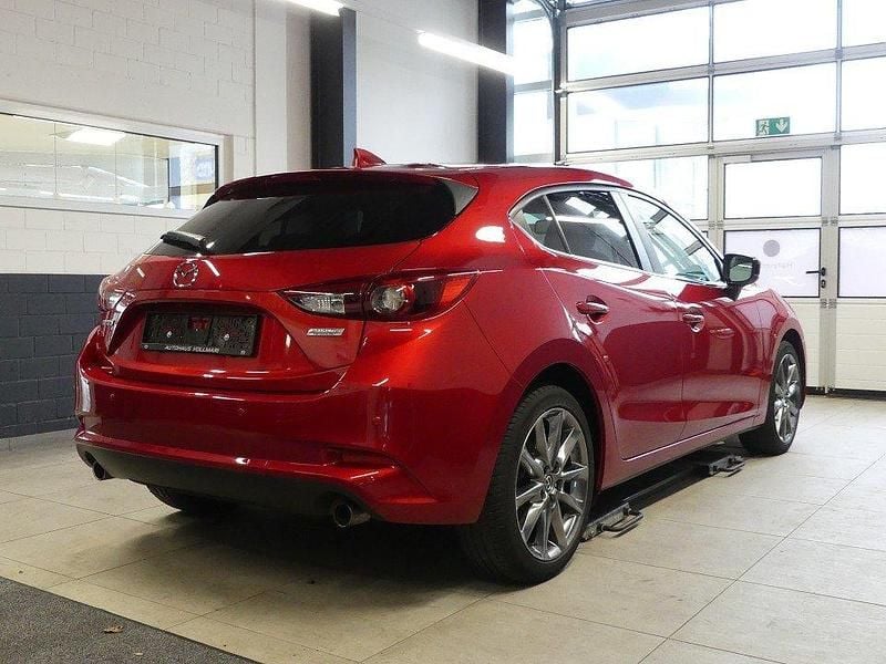 Gebraucht Mazda 3 Signature 120 PS (88 kW) 2018 Rot Limousine