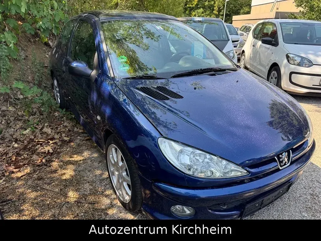 Gebraucht Peugeot 206 Tendance 109 PS (80 kW) 2002 Blau Kleinwagen