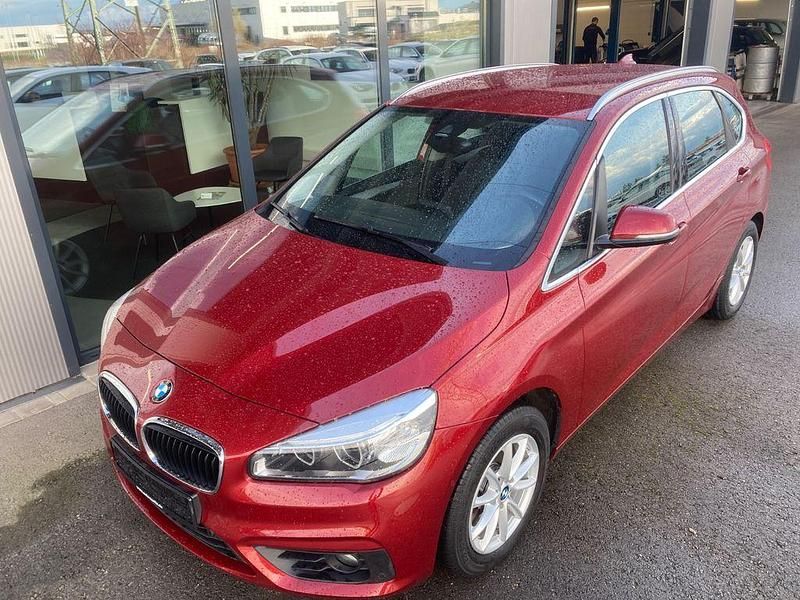 Gebraucht BMW 218 Active Tourer 136 PS (100 kW) 2018 Rot Van / Kleinbus
