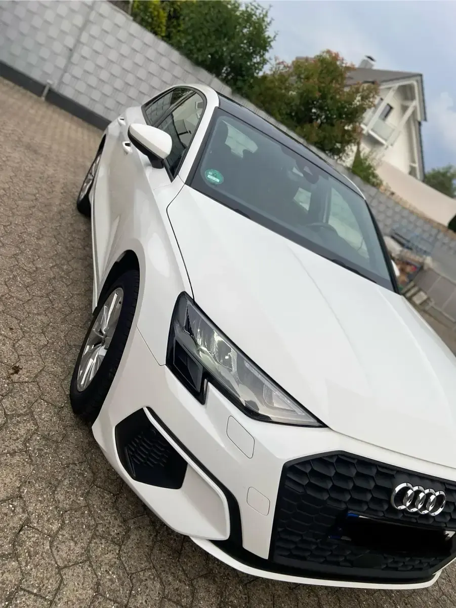Gebraucht Audi A3 Sportback e-tron Design 150 PS (110 kW) 2022 Weiß Kleinwagen
