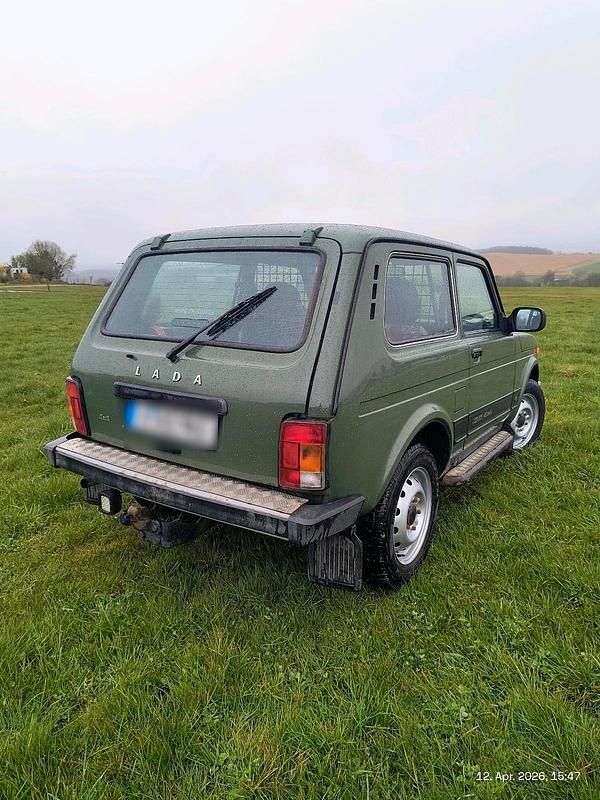 Second-hand Lada niva 83 CP (61 kW) 2017 Verde SUV
