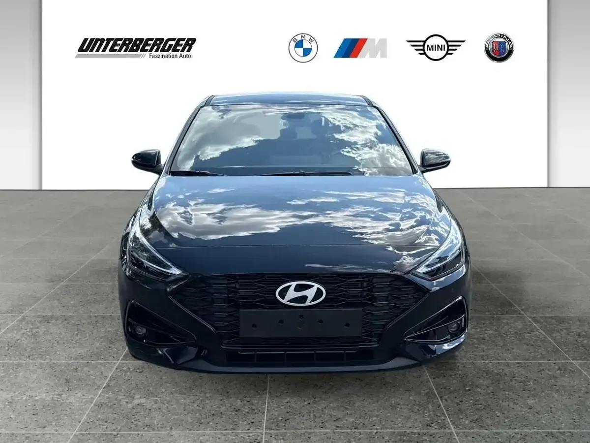 Neu Hyundai i30 Trend 150 PS (110 kW) 2026 Abyss black / mic Limousine