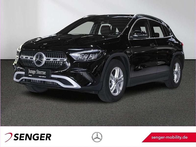 Unilack nachtschwarz Gebraucht 2024 Mercedes GLA200 SUV | 36.340 € (Superpreis) - Bild 1/3