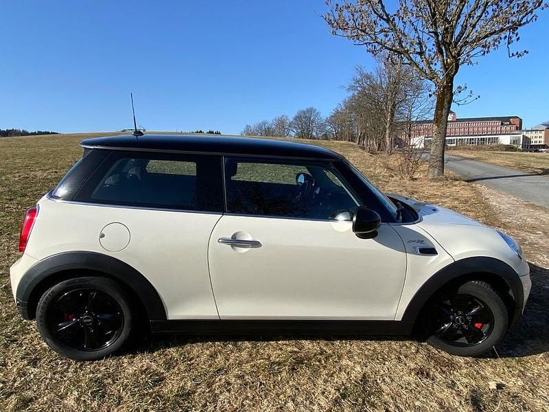 Gebraucht Mini Cooper 136 PS (100 kW) 2014 Weiß Kleinwagen