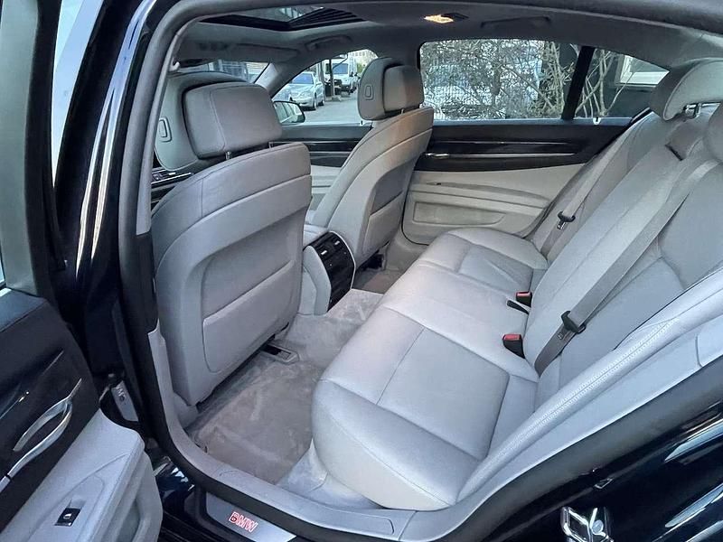 Gebraucht BMW 730 245 PS (180 kW) 2008 Imperialblau metallic Limousine