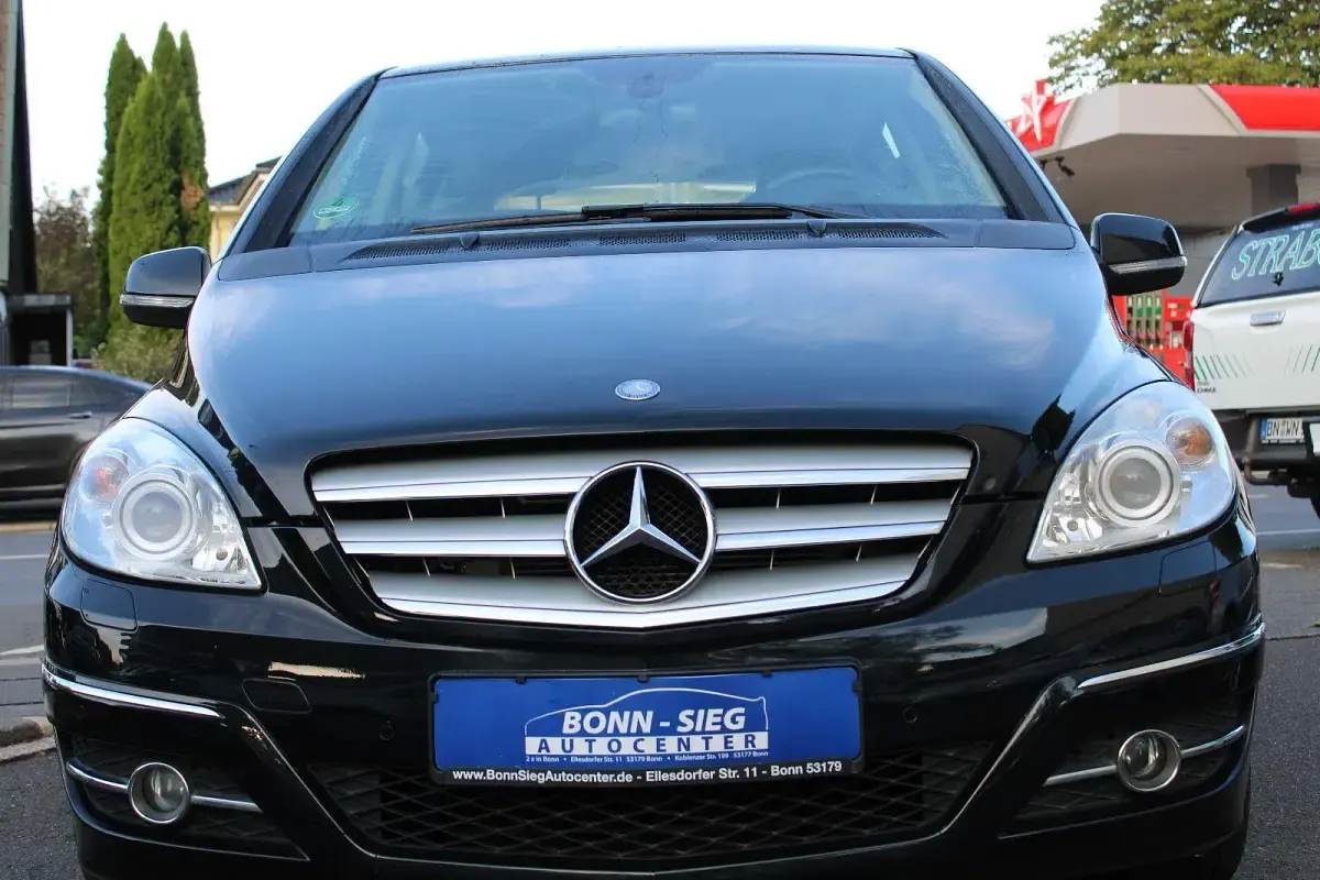 Gebraucht Mercedes B200 136 PS (100 kW) 2010 Schwarz Van / Kleinbus