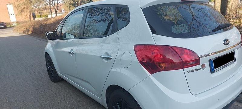 Gebraucht Kia Venga 125 PS (91 kW) 2016 Weiß Kleinwagen