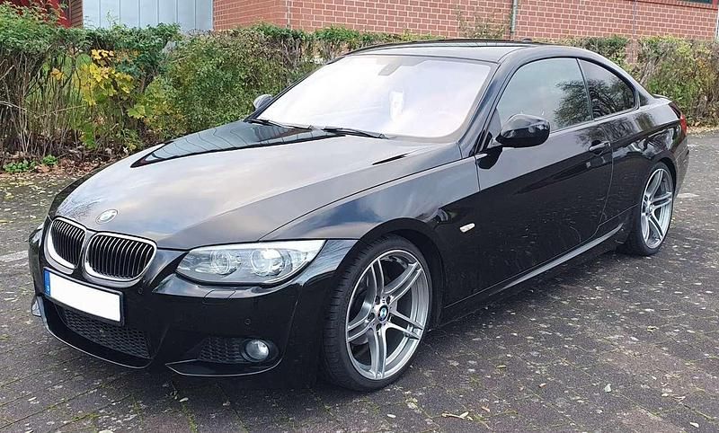 Gebraucht BMW 320 M Sport 170 PS (125 kW) 2012 Schwarz Coupé