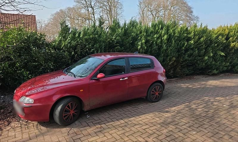 Gebraucht Alfa Romeo 147 105 PS (77 kW) 2003 Rot Kleinwagen