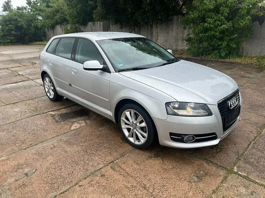 Gebraucht Audi A3 Sport 105 PS (77 kW) 2011 Silber Kleinwagen