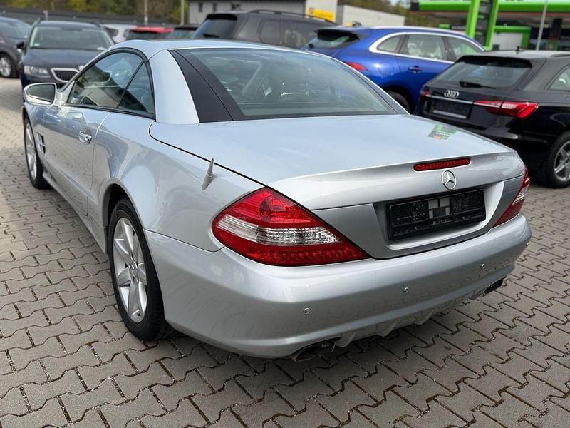 Gebraucht Mercedes SL300 231 PS (169 kW) 2011 Silber Cabrio