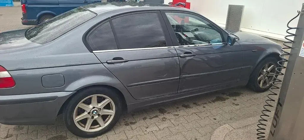 Gebraucht BMW 320 150 PS (110 kW) 2002 Schwarz Limousine