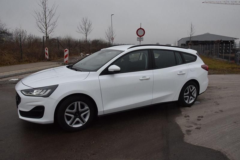 Gebraucht Ford Focus Cool & Connect 120 PS (88 kW) 2022 Weiß Kombi
