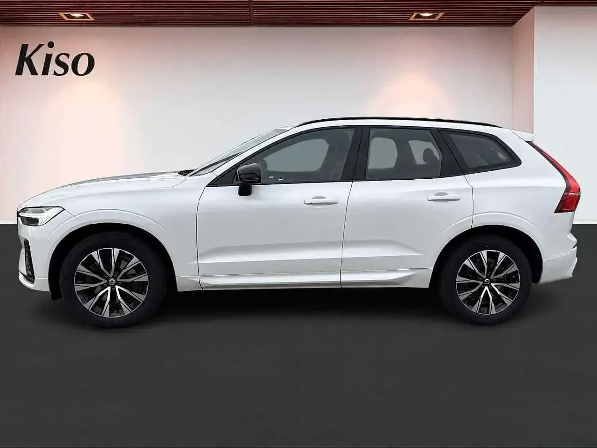 Gebraucht Volvo XC60 Plus 197 PS (144 kW) 2023 Crystal white / metallic SUV
