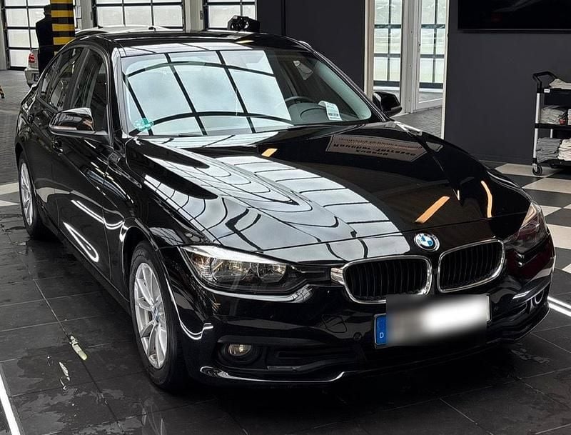 Schwarz Gebraucht 2017 BMW 320 Efficient Dynamics Limousine | 11.500 € (Guter Preis) - Bild 1/4