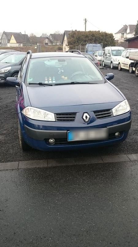 Blau Gebraucht 2004 Renault Mégane GrandTour Authentique Kombi | 2.200 € (Fairer Preis) - Bild 1/4
