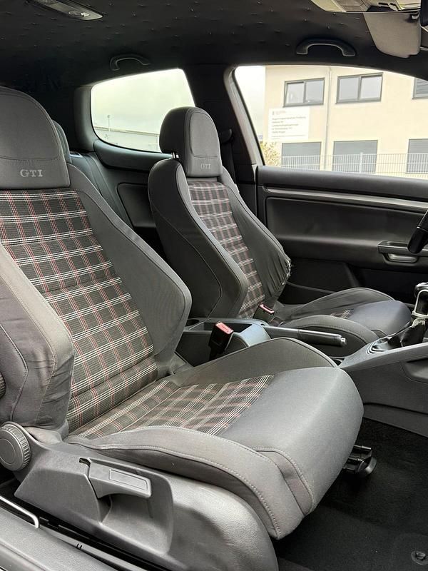 Gebraucht VW Golf GTI 200 PS (147 kW) 2005 Grau Coupé