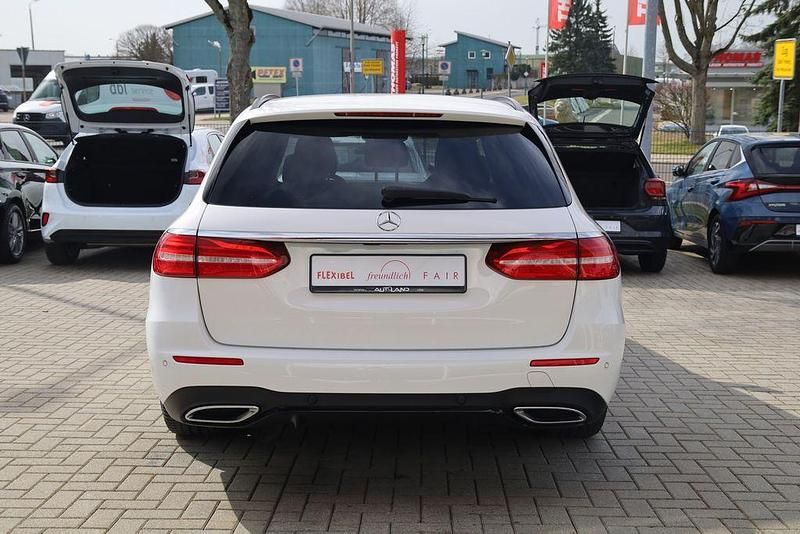 Gebraucht Mercedes E400 AMG line 340 PS (250 kW) 2019 Polarweiss Kombi