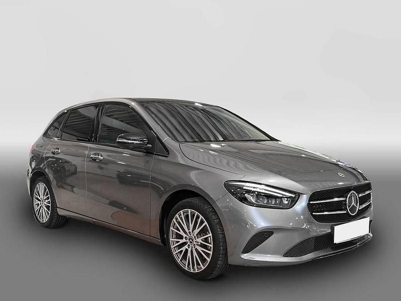 Gebraucht Mercedes E250 Progressive 160 PS (117 kW) 2022 Grau Kleinwagen