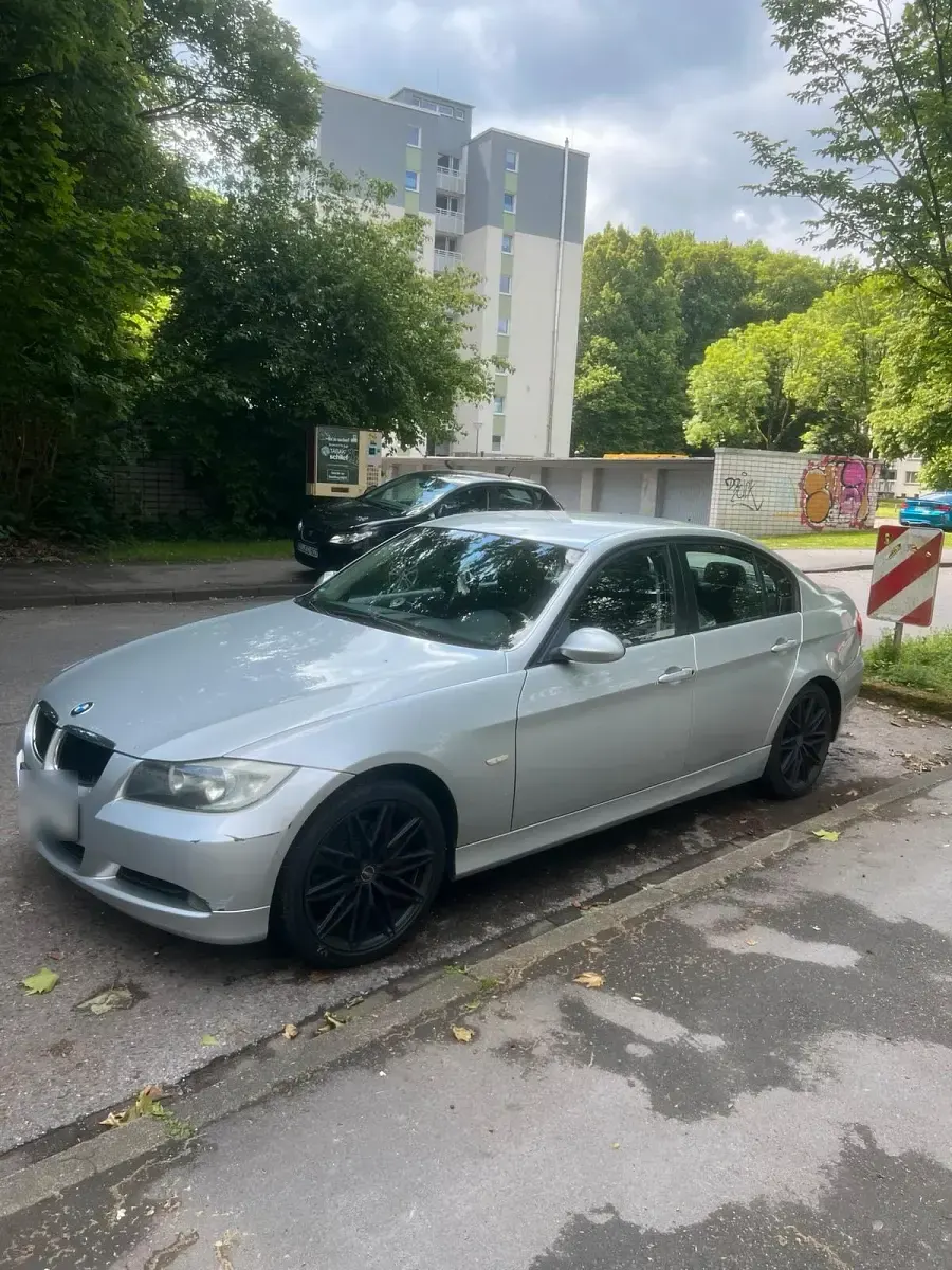 Gebraucht BMW 320 163 PS (119 kW) 2007 Silber Limousine