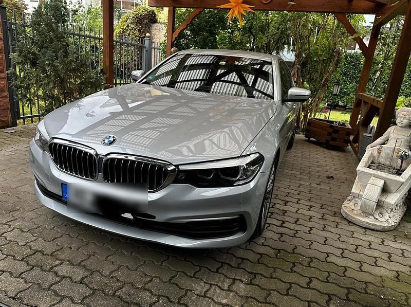 Silber Gebraucht 2018 BMW 520 Limousine | 30.890 € (Fairer Preis) - Bild 1/1