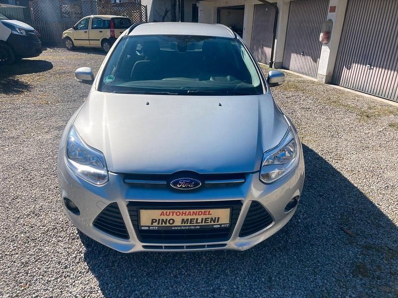 Gebraucht Ford Focus Trend 116 PS (85 kW) 2013 Silber Kombi