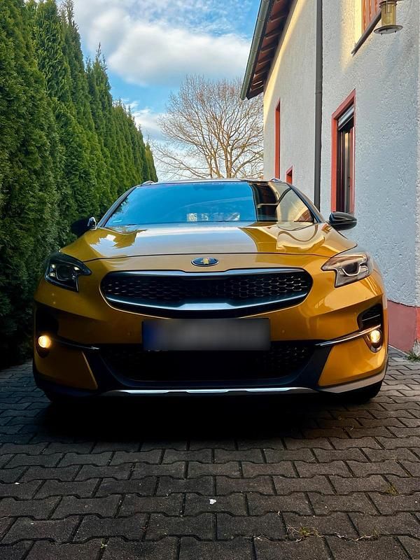 Używany Kia XCeed Launch Edition 204 KM (150 kW) 2019 Złoty SUV