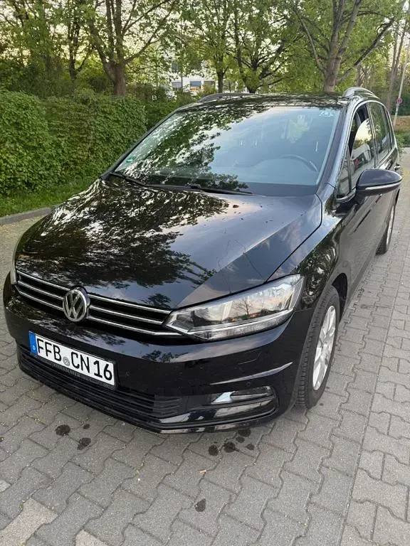 Gebraucht VW Touran Trendline 110 PS (80 kW) 2015 Schwarz Van / Kleinbus