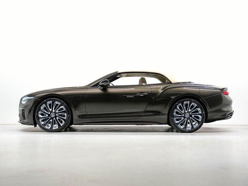 Neu Bentley Continental Mulliner 782 PS (575 kW) 2026 Cabrio