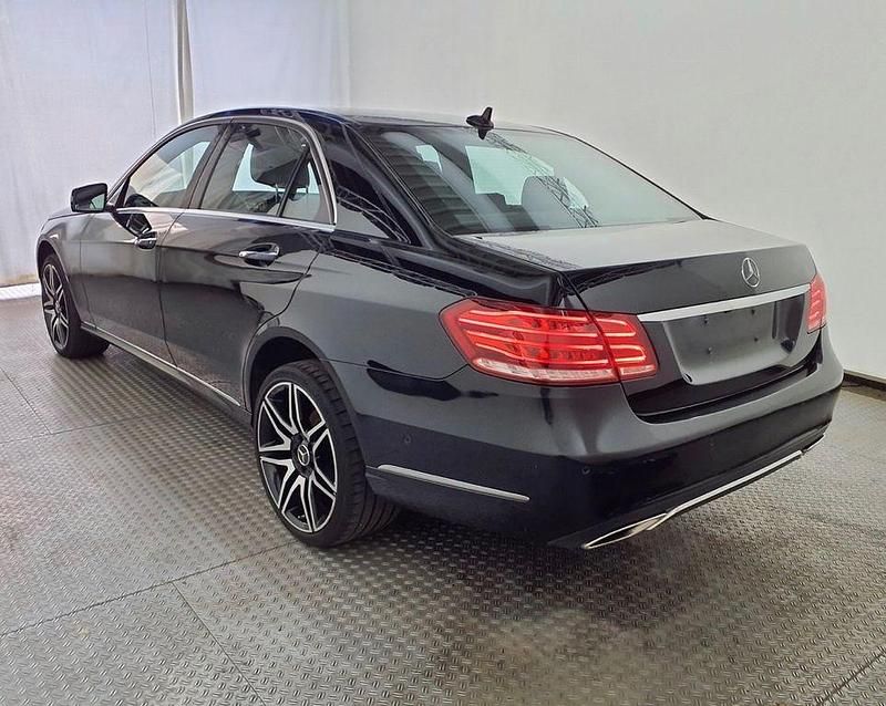 Gebraucht Mercedes E400 333 PS (244 kW) 2015 Schwarz Limousine