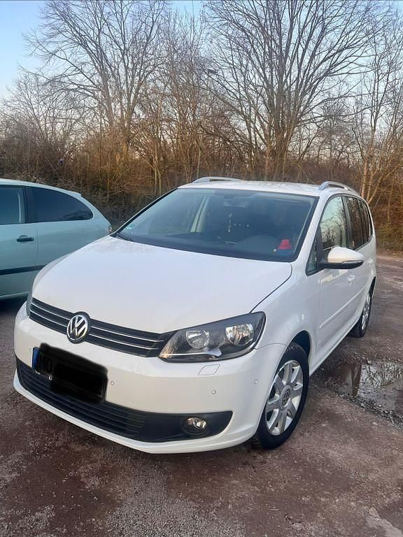 Gebraucht VW Touran 105 PS (77 kW) 2014 Weiß Van / Kleinbus