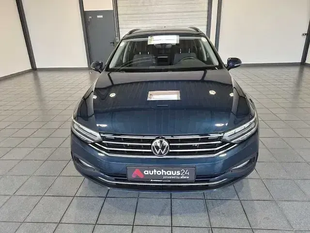 Gebraucht VW Passat Business 150 PS (110 kW) 2023 Blau Kombi