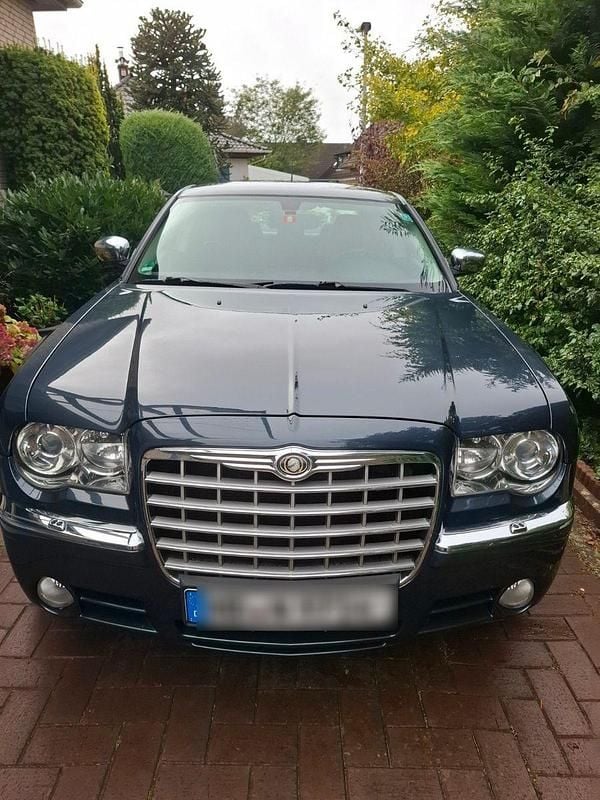 Blau Gebraucht 2010 Chrysler 300C Limousine | 11.999 € (Fairer Preis) - Bild 1/2