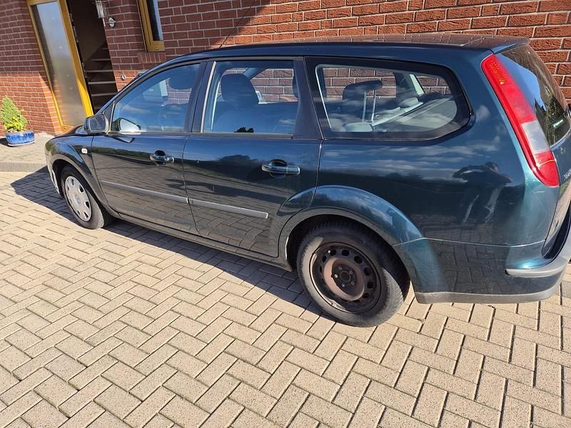 Gebraucht Ford Focus 75 PS (55 kW) 2007 Grün Kombi