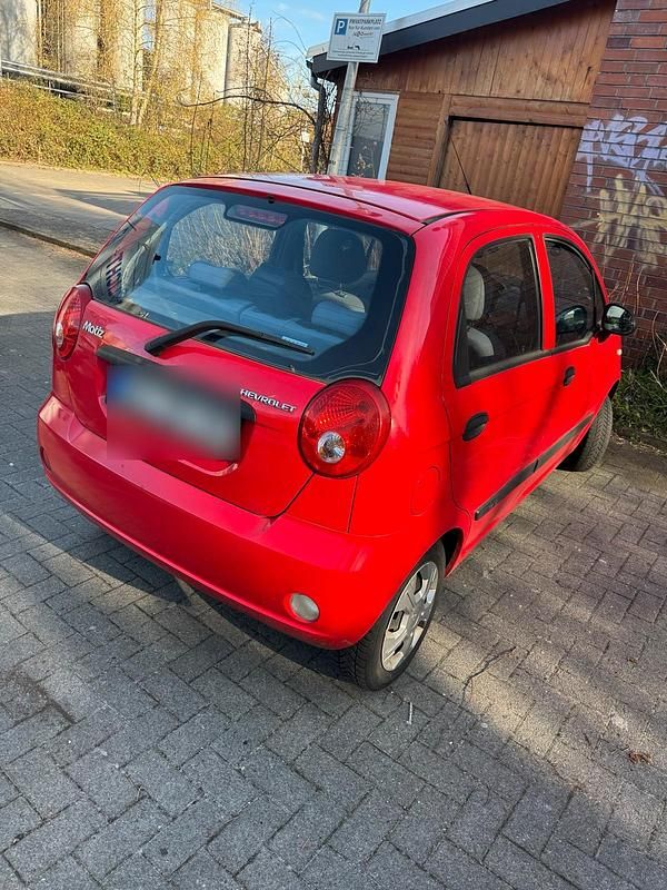 Gebraucht Chevrolet Matiz 65 PS (47 kW) 2009 Rot Kleinwagen