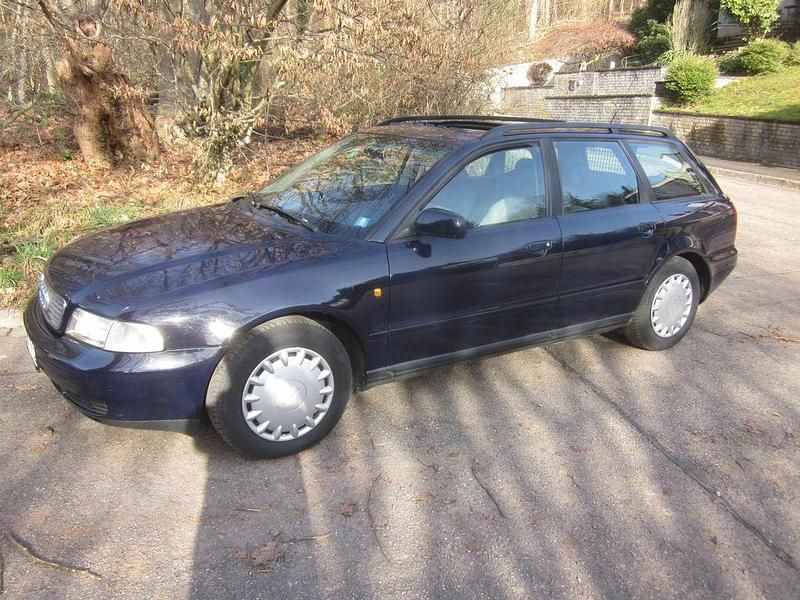 Gebraucht Audi A4 Design 125 PS (91 kW) 1997 Blau Kombi