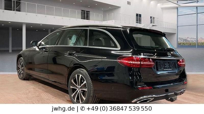 Gebraucht Mercedes E300 Avantgarde 306 PS (225 kW) 2022 Schwarz Limousine