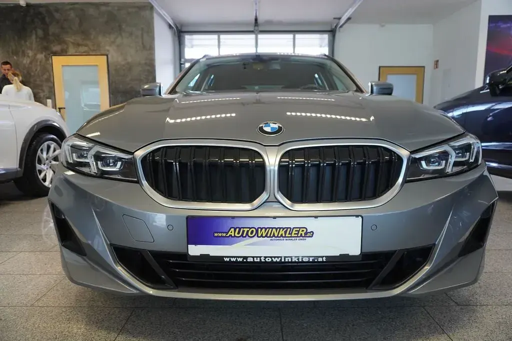 Gebraucht BMW 320 Sport Line 190 PS (139 kW) 2023 Grau Kombi