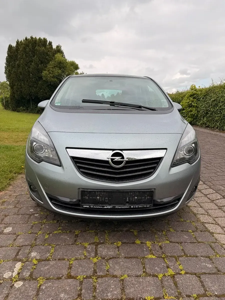 Używany Opel Meriva 140 KM (102 kW) 2012 Szary Minivan