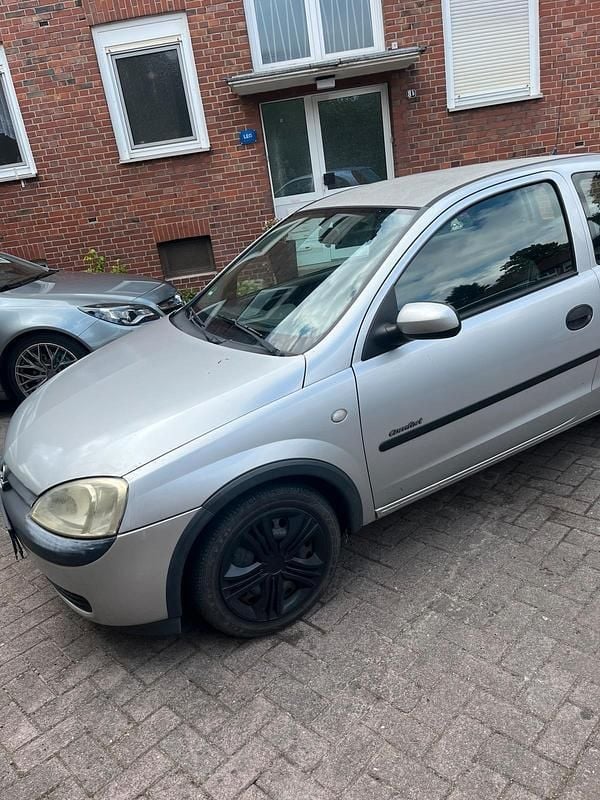Silber Gebraucht 2001 Opel Corsa Comfort Kleinwagen | 375 € (Guter Preis) - Bild 1/4