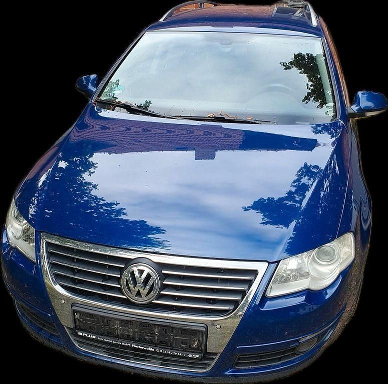 Blau Gebraucht 2009 VW Passat Comfortline Limousine | 1.400 € (Superpreis) - Bild 1/4