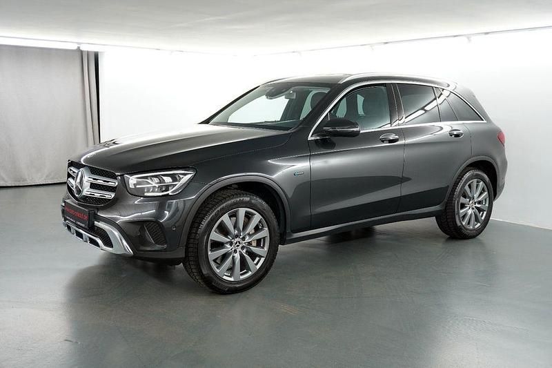 Grafitgrau metalliclack Gebraucht 2020 Mercedes GLC300e SUV | 32.900 € (Superpreis) - Bild 1/4