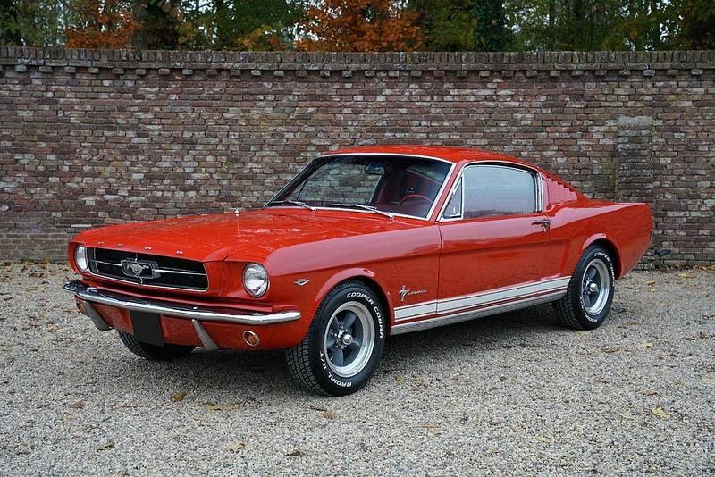 Rot Gebraucht 1965 Ford Mustang Fastback | 69.500 € - Bild 1/4