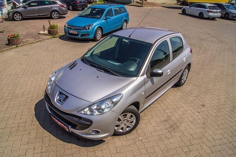 Silber Gebraucht 2010 Peugeot 206 Limousine | 2.999 € (Fairer Preis) - Bild 1/4