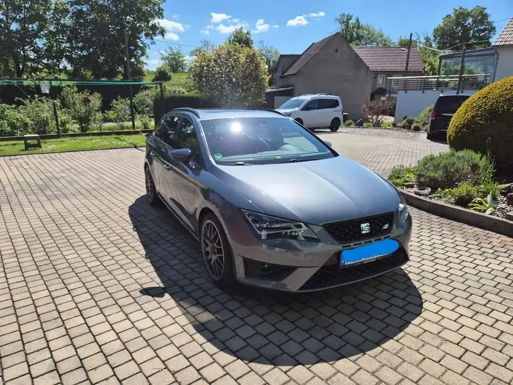 Używany Cupra Leon 280 KM (205 kW) 2015 Szary Sedan/Limuzyna