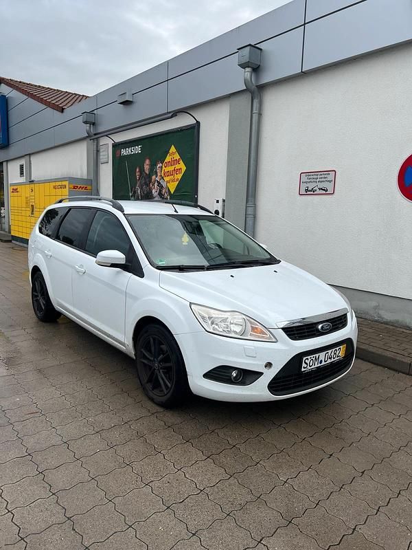 Weiß Gebraucht 2009 Ford Focus Kombi | 2.800 € (Fairer Preis) - Bild 1/4