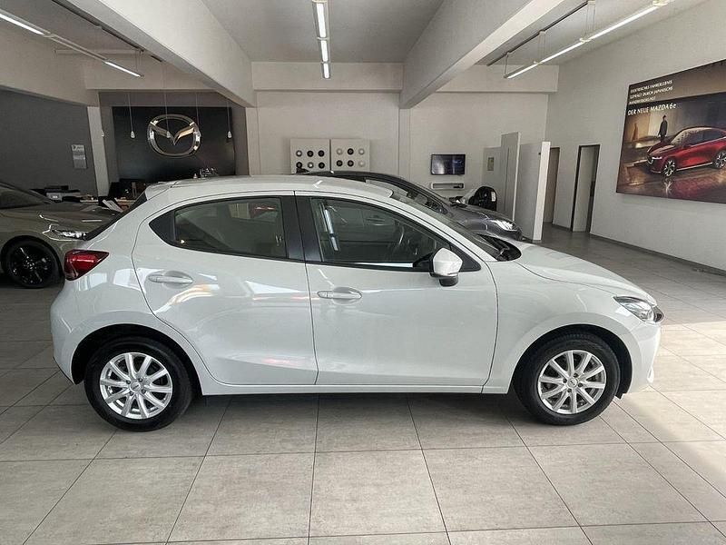 Weiß Gebraucht 2021 Mazda 2 Ad'Vantage Limousine | 14.990 € (Fairer Preis) - Bild 1/3
